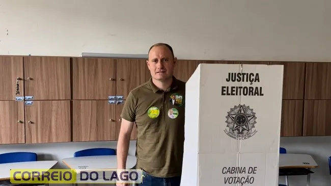 Ex-prefeito de Santa Helena e candidato a deputado estadual, Zado vota em Esquina Céu Azul, Santa Helena