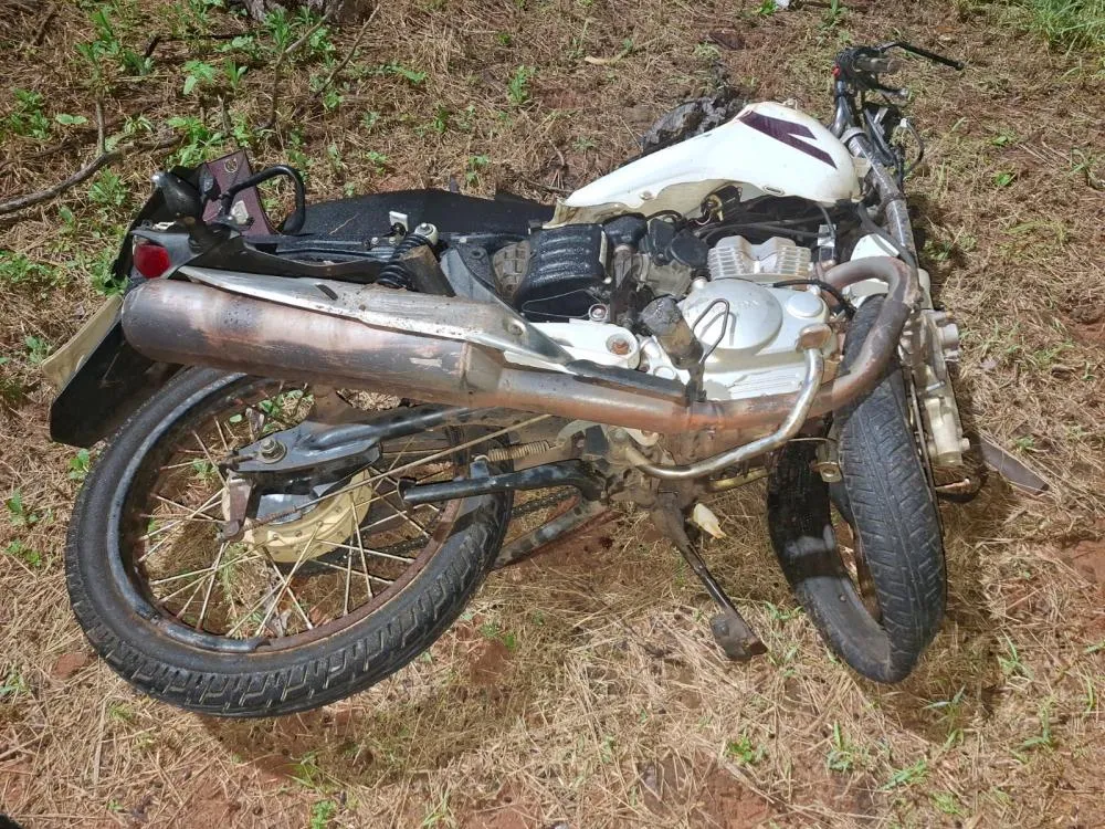 Colisão frontal entre carro e motocicleta deixa jovem gravemente ferido na PRC-272, em Francisco Alves