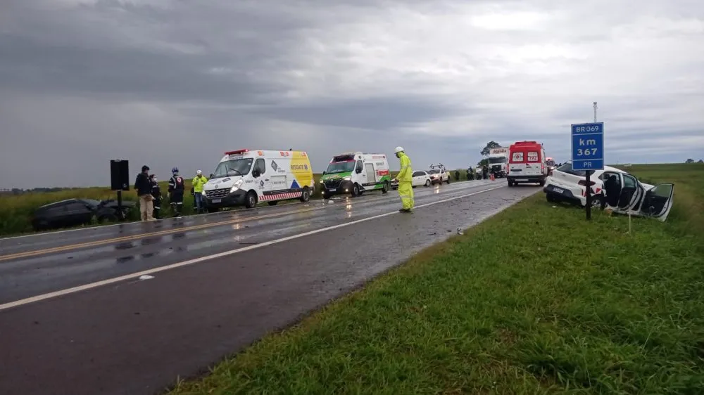 Grave acidente na BR-369 deixa uma pessoa morta e interdita totalmente a pista