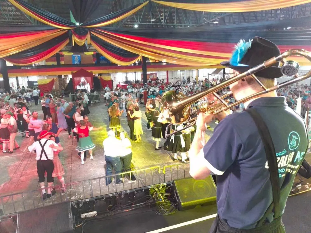 Tarde Alemã dos Idosos movimenta a 36ª Oktoberfest na tarde desta sexta-feira
