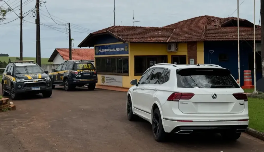 PRF recupera veículo com registro de furto ou roubo em Quatro Pontes