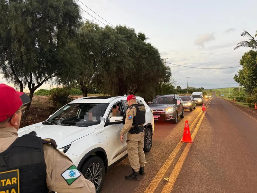 Operação lei seca flagra 23 infrações e prende motorista embriagado em Cascavel